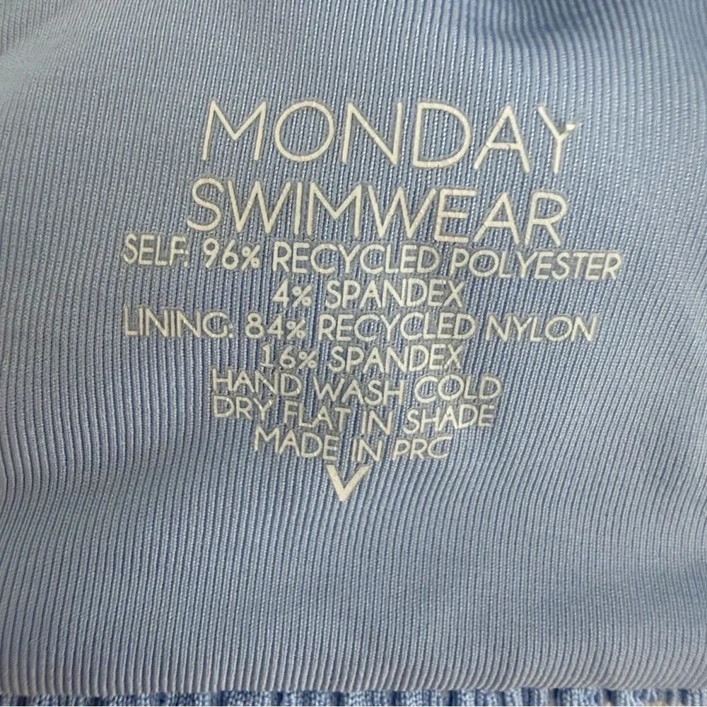 Monday Swimwear Bahamas Swim Top Size V